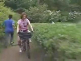 Japoniškas numylėtinis masturbated o jojimas a specially modified x įvertinti filmas bike!